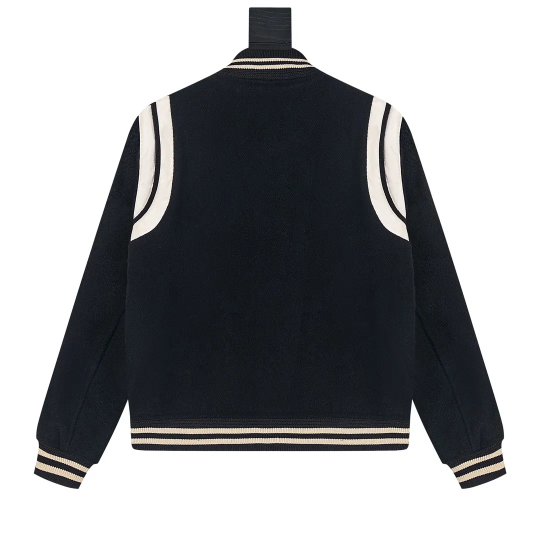 P450 top wool version. The high version is available in stock sizes. Saint Laure slp classic leather patchwork black and white baseball collar jacket. The original version is 1:1 to develop the highest version on the Internet. It took 2 months to customize pure wool fabric and jacquard ribbing (ordinary machines cannot achieve this jacquard effect). The version is super handsome. The patchwork position is very particular about the parking space technology. Whether the whole dress looks good depends on the position 46-48-50-52.